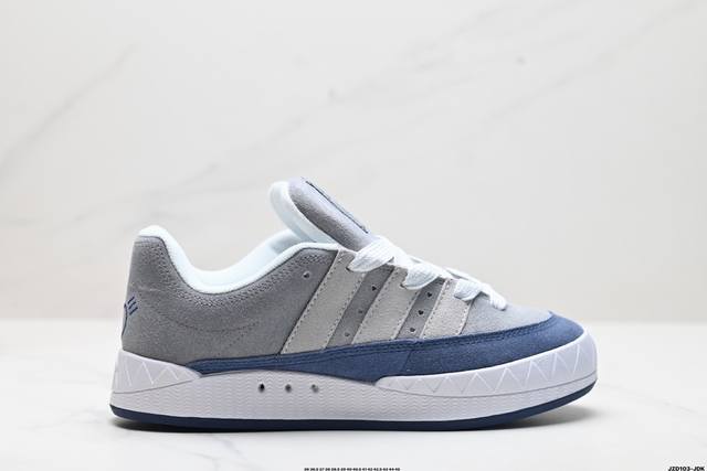 公司级adidas Adimatic Low 马蒂奇系列低帮 复古鲨鱼面包鞋运动休闲滑板板鞋 整个鞋面由色彩艳丽的麂皮制成 搭配品牌标志性大尺寸三条纹 Logo