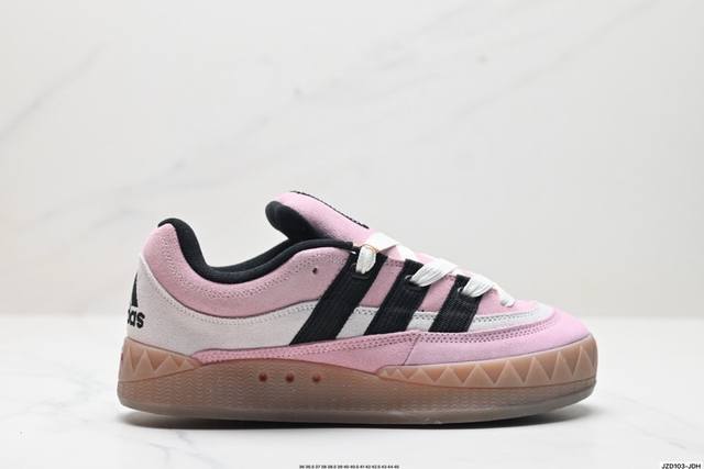 公司级adidas Adimatic Low 马蒂奇系列低帮 复古鲨鱼面包鞋运动休闲滑板板鞋 整个鞋面由色彩艳丽的麂皮制成 搭配品牌标志性大尺寸三条纹 Logo