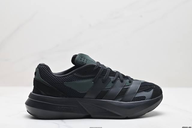 公司级adidas Lightblaze 舒适防滑 新款阿迪达斯低帮跑步鞋 极致轻盈的lightweight Upper设计 带来近乎裸足的舒适体验 中底采用尖