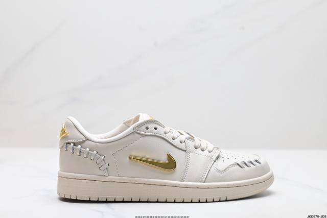 公司级nike Air Jordan 1 Low Se Aj1乔1低帮休闲板鞋 同步官方配色 官方货号:Fn5032-300 尺码:36 36.5 37.5 3