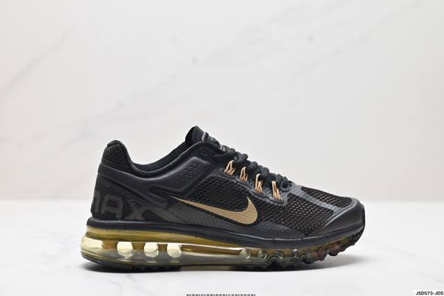 公司级nike Air Max 2013 联名气垫跑鞋 整体依旧以stussy标志性的麻布编织材质覆盖 鞋身大面积采用了网眼材质为主 并且后跟部分还带有反勾sw