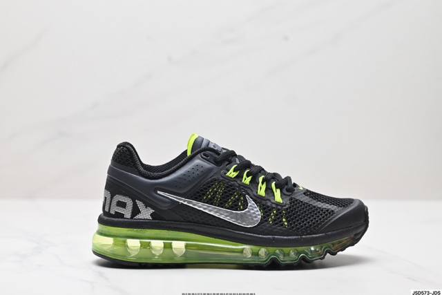 公司级nike Air Max 2013 联名气垫跑鞋 整体依旧以stussy标志性的麻布编织材质覆盖 鞋身大面积采用了网眼材质为主 并且后跟部分还带有反勾sw