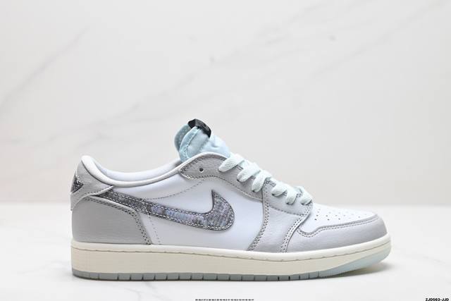 公司级nike Air Jordan 1 Low Aj1乔1低帮休闲板鞋 同步官方配色 市场唯一独家头层皮打造 原鞋原档案开发 原厂皮料 原档冲孔鞋头 正确满胶