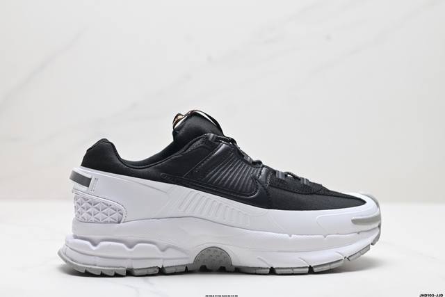 公司级耐克nike Zoom Vomero Roam 马拉松复古跑五代休闲运动慢跑鞋 采用环保纤维革饰片组合网眼布鞋面材质 升级正确后跟tpu加固 耐弯折热塑框