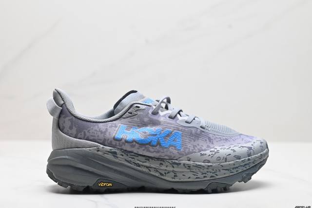 公司级小红书推荐hoka M Speedgoat 6全新配色 这个品牌来自于新西兰的毛利语，Hoka表示大地，One One表示飞越，连起来就是飞越地平线，On