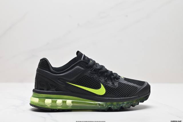 公司级nike Air Max 2013 联名气垫跑鞋 整体依旧以stussy标志性的麻布编织材质覆盖 鞋身大面积采用了网眼材质为主 并且后跟部分还带有反勾sw