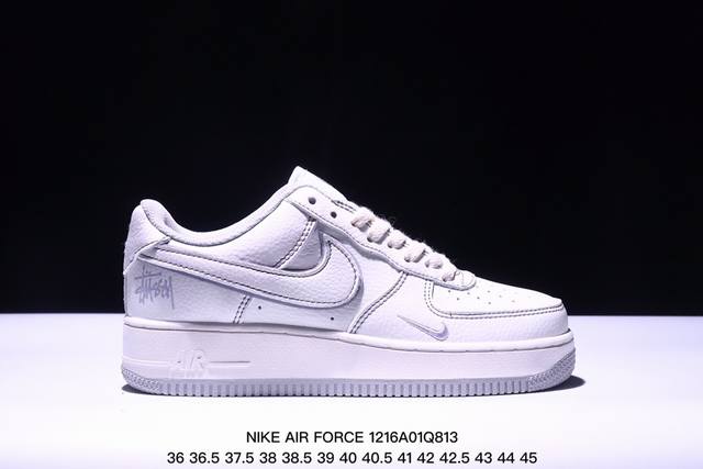 真标耐克nike Air Force 7空军一号低帮百搭休闲运动板鞋。柔软、弹性十足的缓震性能和出色的中底设计，横跨复古与现代的外型结合，造就出风靡全球三十多年