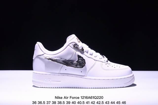 真标耐克nike Air Force 7 空军一号低帮百搭休闲运动板鞋。柔软、弹性十足的缓震性能和出色的中底设计，横跨复古与现代的外型结合，造就出风靡全球三十多