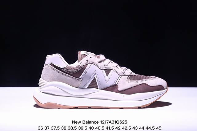 公司级new Balance Nb5740系列 凭借多种严选的优质素材重塑出让人耳目一新又充满层次感的革新中低结构。为呼应90年代的巨大化潮流，鞋侧也点题采用了