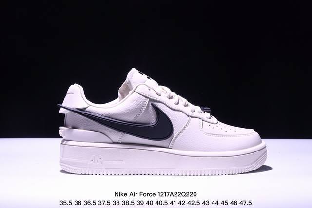 耐克 Nike Air Force 1 '07 Low 空军一号黑白低帮，柔软、弹性十足的缓震性能和出色的中底设计，横跨复古与现代的外型结合，造就出风靡全球三十