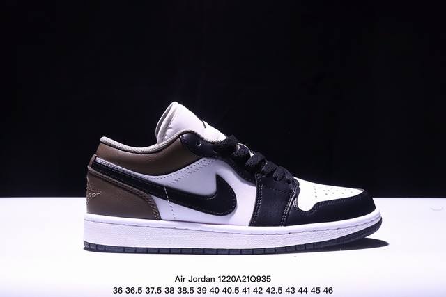 耐克 乔丹air Jordan 1 Low Aj1 乔1 低帮复古文化休闲运动篮球鞋 1985 年面世的元年款汲取设计灵感，采用简洁大方的经典外观，熟悉中带一抹