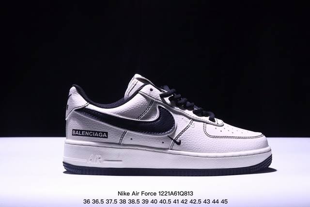 真标耐克nike Air Force 1 Low 空军一号低帮加绒 百搭休闲运动板鞋。柔软、弹性十足的缓震性能和出色的中底设计，横跨复古与现代的外型结合，造就出