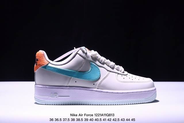 真标耐克nike Air Force 1 Low 空军一号低帮加绒 百搭休闲运动板鞋。柔软、弹性十足的缓震性能和出色的中底设计，横跨复古与现代的外型结合，造就出