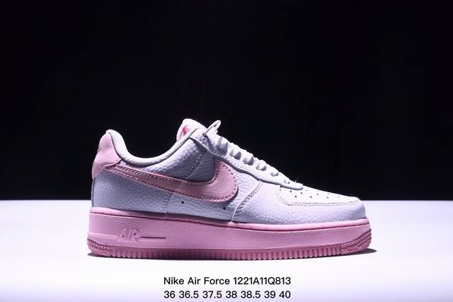 真标耐克nike Air Force 1 Low 空军一号低帮加绒 百搭休闲运动板鞋。柔软、弹性十足的缓震性能和出色的中底设计，横跨复古与现代的外型结合，造就出