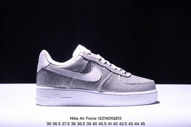 真标耐克nike Air Force 7空军一号低帮百搭休闲运动板鞋。柔软、弹性十足的缓震性能和出色的中底设计，横跨复古与现代的外型结合，造就出风靡全球三十多年