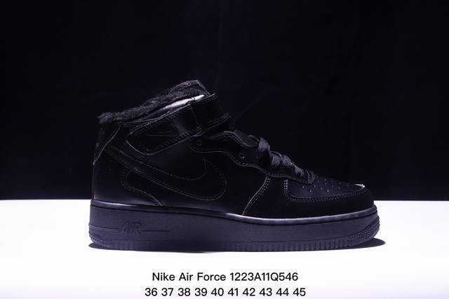 加毛耐克nike Air Force 1 Mid 07 空军一号低帮百搭休闲运动板鞋。柔软、弹性十足的缓震性能和出色的中底设计，横跨复古与现代的外型结合，造就出