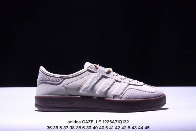 公司级clot X Adidas Originals Gazelle 重磅联名 这款鞋在保留gazelle经典轮廓的同时，注入了创新设计元素。其以“光环象牙”为