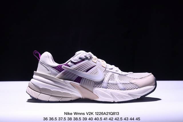 真标耐克nike Wmns V2K Runtekk Low”White Grey Pink”复古潮系列未来复古老爹风百搭休闲运动慢跑鞋 货号:Fn0738-10