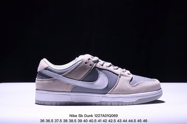 真标 耐克 Nike Sb Dunk Low Pro 男女同款运动鞋复古板鞋，采用柔软皮革鞋面，经久耐穿，塑就如元年款 Dunk 般的复古质感。鞋头透气孔，搭配