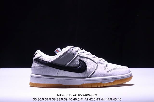 真标 耐克 Nike Sb Dunk Low Pro 男女同款运动鞋复古板鞋，采用柔软皮革鞋面，经久耐穿，塑就如元年款 Dunk 般的复古质感。鞋头透气孔，搭配