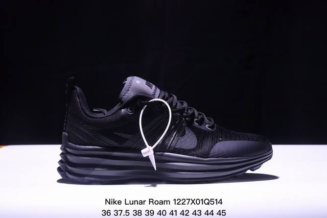 Nike Lunar Roam 人气单品 收到的nike鞋1Ogo””数量不一样：品牌在23年前后将“”数量由2个调整为1个，因此鞋舌刺绣标、鞋垫等多个位置存在