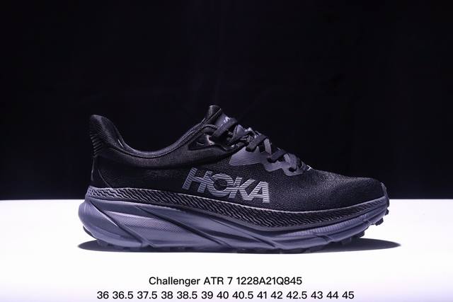 Hoka One One Challenger Atr 7 全新配色 这个品牌来自于新西兰的毛利语，Hoka表示大地，One One表示飞越，连起来就是飞越地平