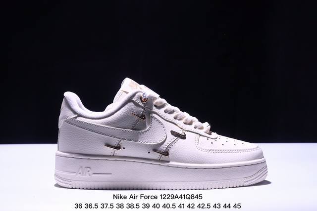 耐克nike Air Force 1 Low 空军一号低帮百搭休闲运动板鞋。柔软、弹性十足的缓震性能和出色的中底设计，横跨复古与现代的外型结合，造就出风靡全球三