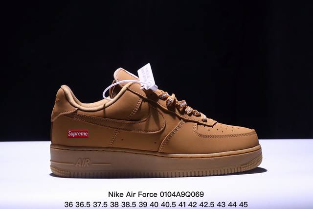 二层皮 耐克 Nike Air Force 1 ’07 空军一号低帮百搭休闲运动板鞋。柔软、弹性十足的缓震性能和出色的中底设计，横跨复古与现代的外型结合，造就出