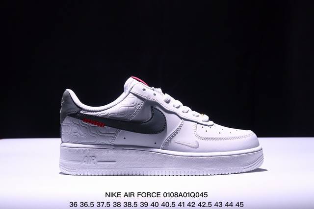 Nike Air Force 7 Lx空军一号秋冬蛇年新年低帮百搭休闲运动板鞋。柔软、弹性十足的缓震性能和出色的中底设计，横跨复古与现代的外型结合，造就出风靡全