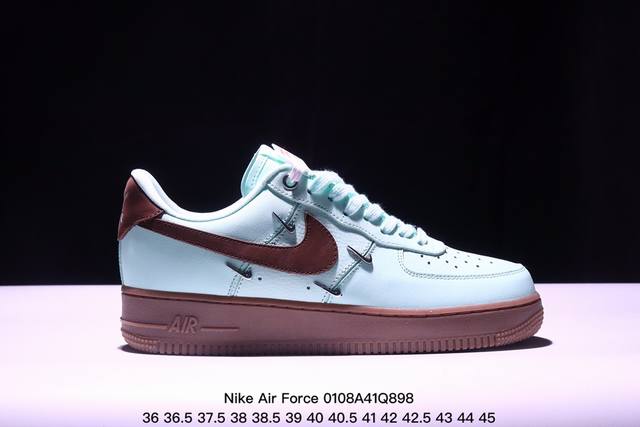 耐克nike Air Force 1 Low 空军一号低帮百搭休闲运动板鞋。柔软、弹性十足的缓震性能和出色的中底设计，横跨复古与现代的外型结合，造就出风靡全球三