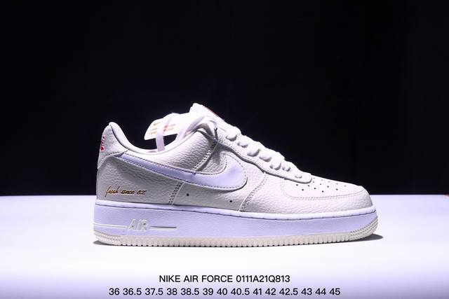 真标耐克nike Air Force 7Lvb空军一号低帮百搭休闲运动板鞋。柔软、弹性十足的缓震性能和出色的中底设计，横跨复古与现代的外型结合，造就出风靡全球三