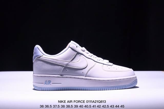 真标耐克nike Air Force 7Lvb空军一号低帮百搭休闲运动板鞋。柔软、弹性十足的缓震性能和出色的中底设计，横跨复古与现代的外型结合，造就出风靡全球三