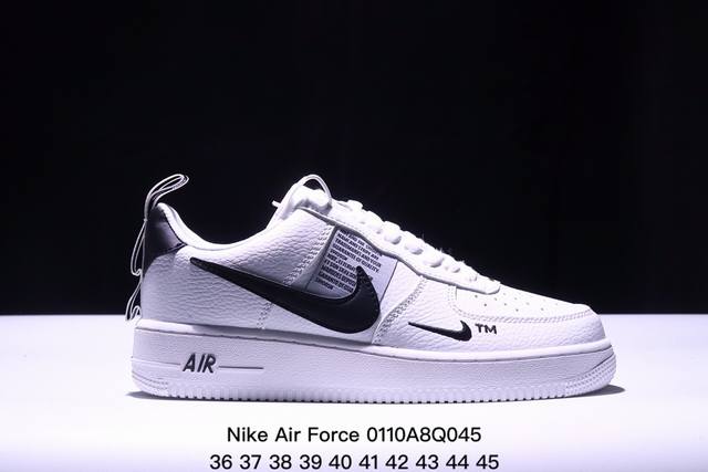 Nike Air Force 1 ’07 Low 空军一号低帮百搭休闲运动板鞋。柔软、弹性十足的缓震性能和出色的中底设计，横跨复古与现代的外型结合，造就出风靡全